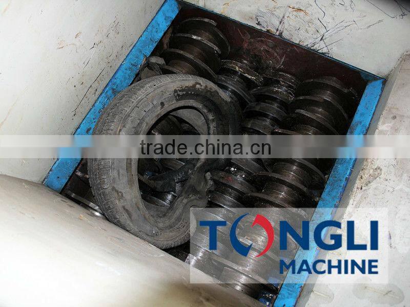 Tire shredding machine for car and truck tire