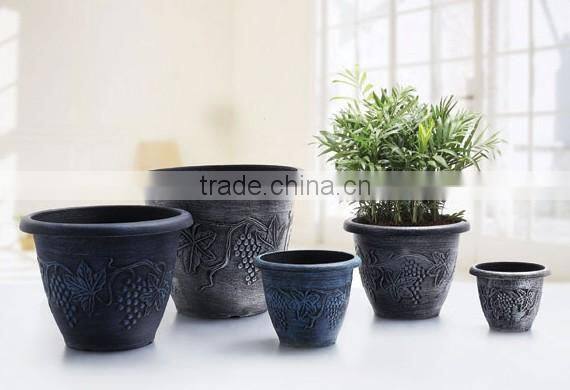 trough 1 gallon plastic pots