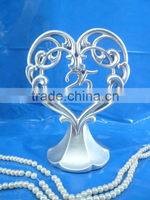 2014 hot selling resin heart wedding cake topprs