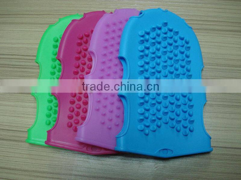 FDA /LFGB soft silicone massage bath gloves