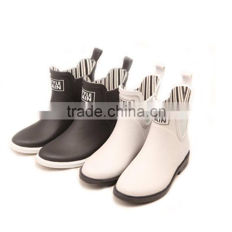 black upper white outsole no lace ankle low short rain wellies waterboots overboots gumboots rubber boot