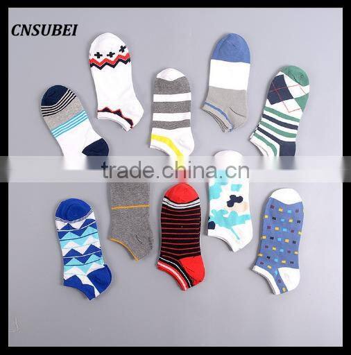 Fashionable multi color retro type boat socks