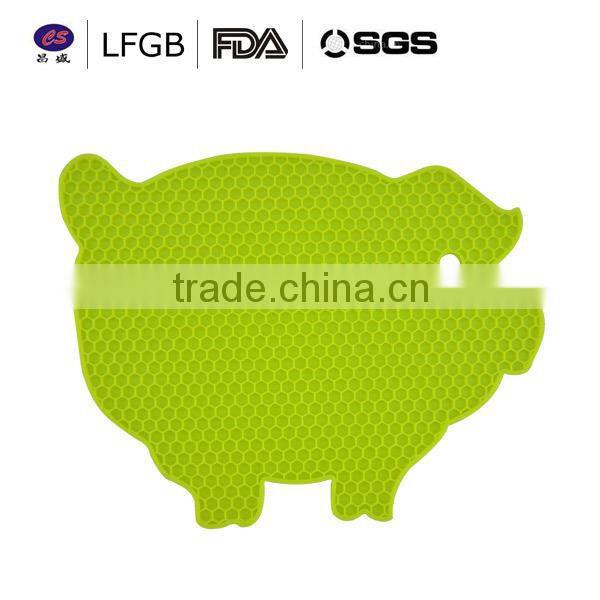 2014 new design high quality pig shape heat resistant silicone kitchenware