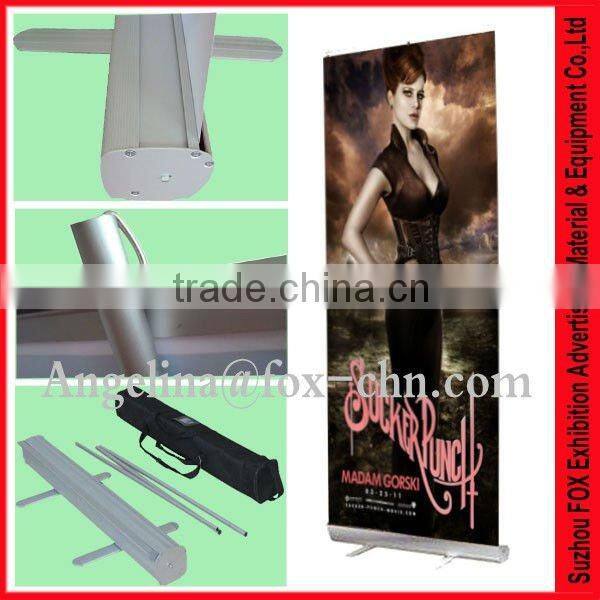 Roll up banner stand