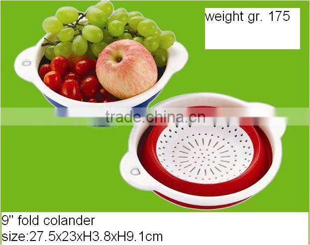 wooden cutting board with collapsible colander