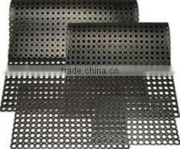 commercial quality anti fatigue anti slip rubber hollow mats for grass ground