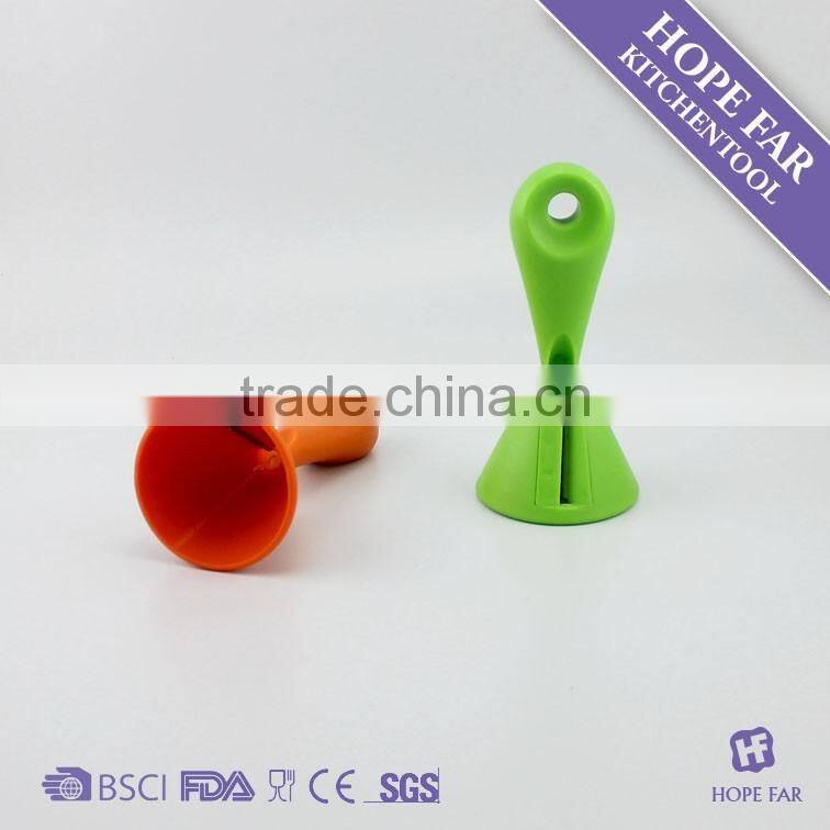 0600053 Promotional radish plastic vegetable peeler