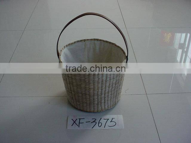 Natural white water hyacinth food basket with handle for Christmas