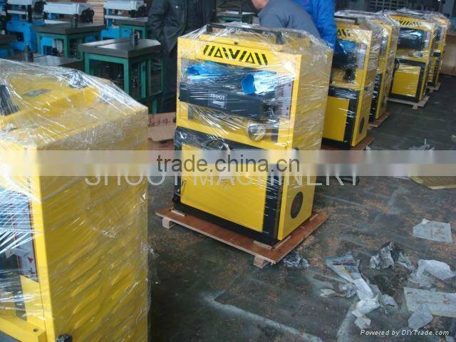 Heavy thicknesser PT260 with Max.sawing width 420mm and Max.cutting thickness 200mm and Max.planing depth 5mm