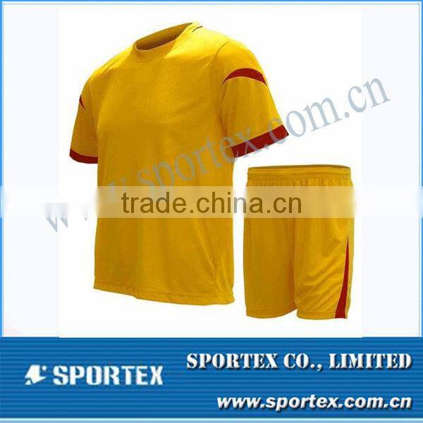 Wholesale Made-in-China Fashion Customized Cheap Soccer Jersey Set