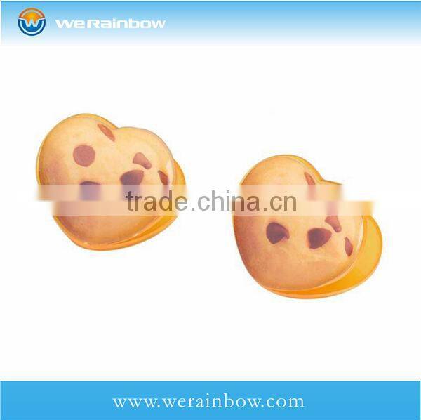 cheap promotional plastic paper clip shaped heart