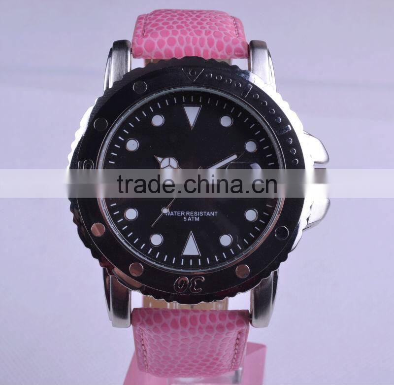 Graceful vogue delicate cute lucky ladies and girls pink artificial leather wristband watch
