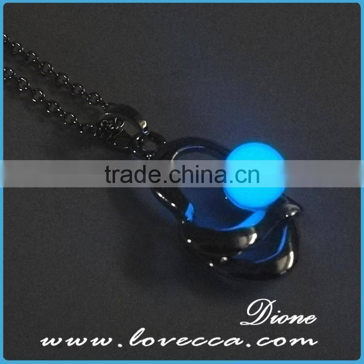 Plated noctilucent necklace pendant women heart shape glow dark necklace