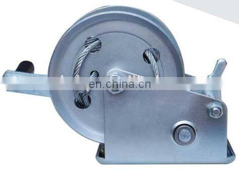 Small lifting hand winch with capacity of 800lb