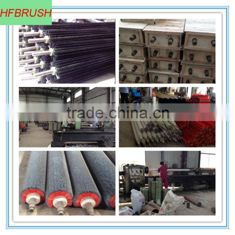 Roller brush in black bristle