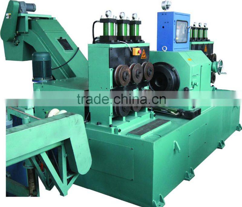 bar peeling machine with auxiliary loading and unloading device
