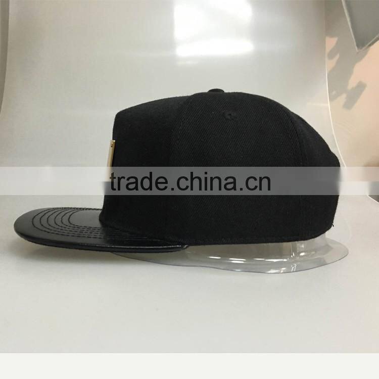 Guangzhou high quality 5 panel PU snake leather brim black customized mental cap