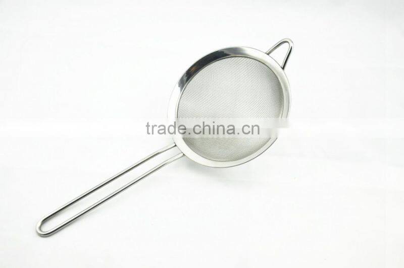 Silicone handle strainer