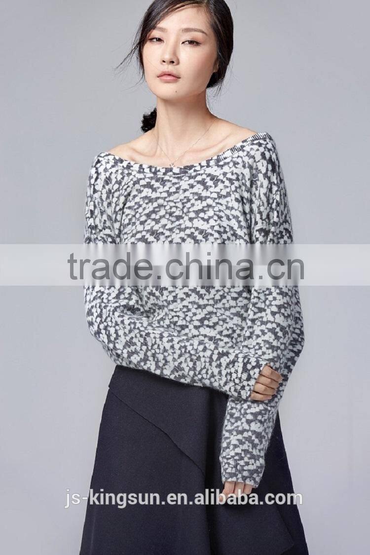 Woman's V neck pollver printed sweater
