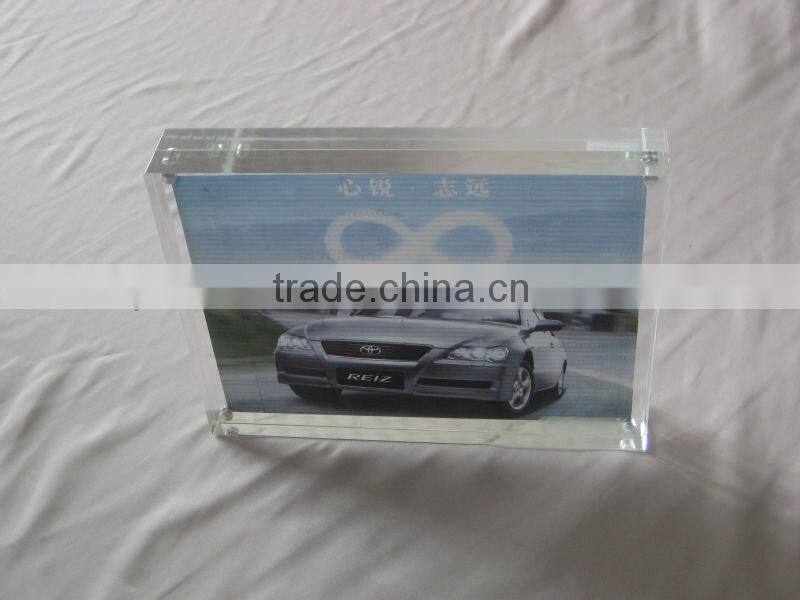 L Shape Acrylic Photo Frame in Clear Color