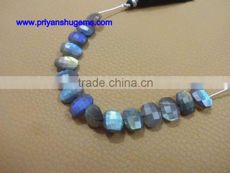 Crafted of 10 x 14 mm long oval shape, 6 natural stones with 100% length