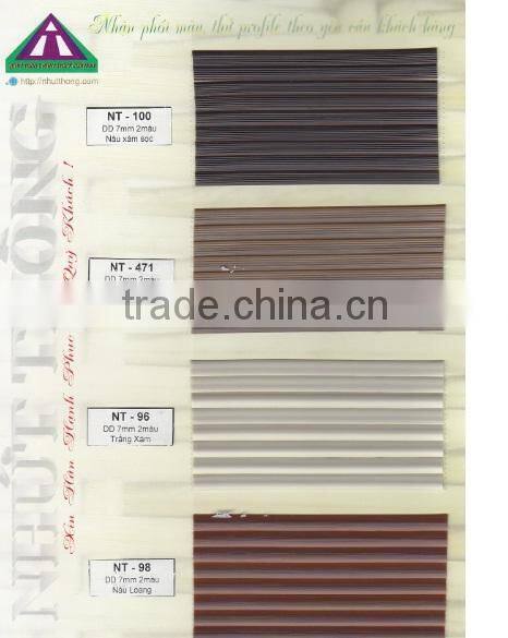 Poly rattan sofa set ( 2 left/right chair, 1 armless chair, 1 corner and 1 table)