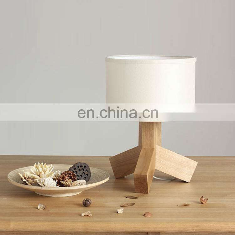 Zhongshan Wholesale supplier Wooden Table Lamp Fabric Lamp Shade with E27 buld design light