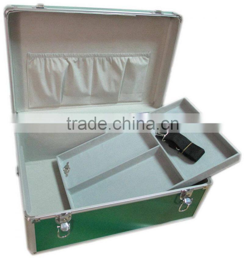 protable carrying green aluminum frist aid box with new design