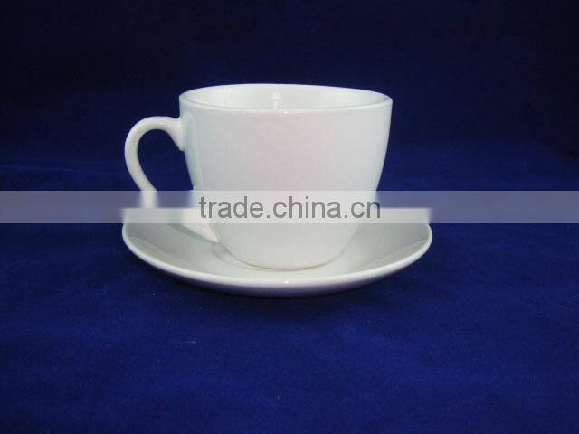 Porcelain cappuccino set, coffee cup and saucer, capacity of 330ml