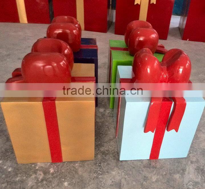 2014 Different colors FRP Christmas gift box decoration