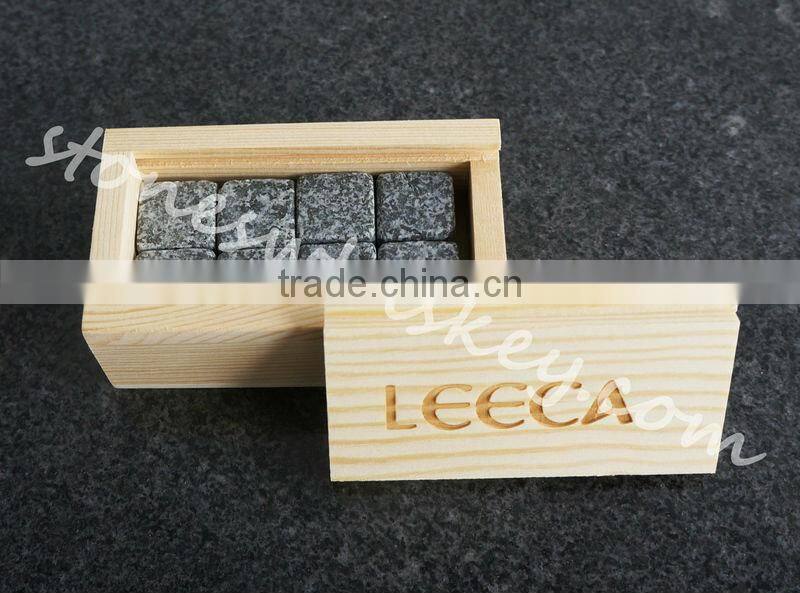 Large whiskey stone light grey chilling stone set