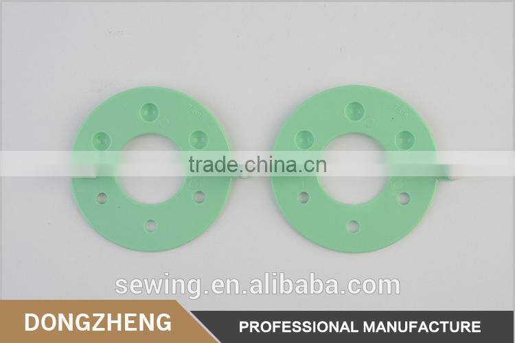 Multicolored plastic knitting tool flutty yarn accessory pom pom maker