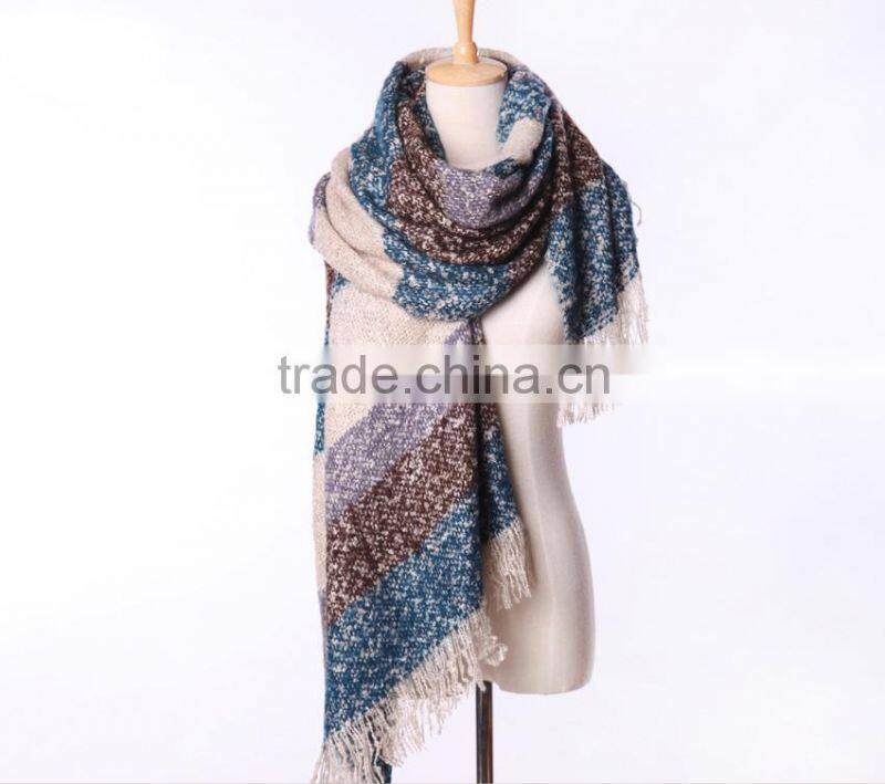 2015 new hot selling peacock feather pattern printed square paris yarn scarf