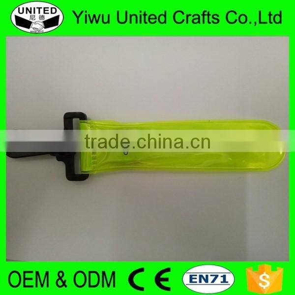 2016 promotional gift plastic custom printing clip on safety light