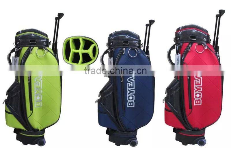 Golf bag with wheel