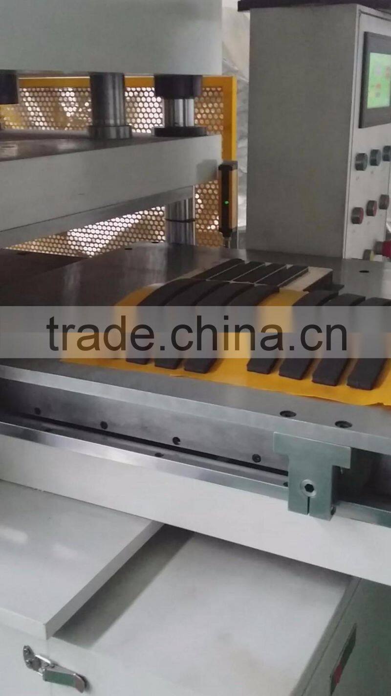 polyurethane foam machine for cutting sheet material