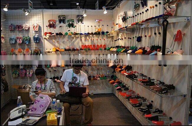 metal tube smart wooden shoe tree/wooden shoetree