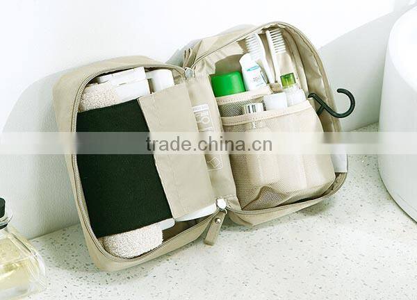 Factory price of China waterproof fabric zipper travel bag cosmetic organizer bag