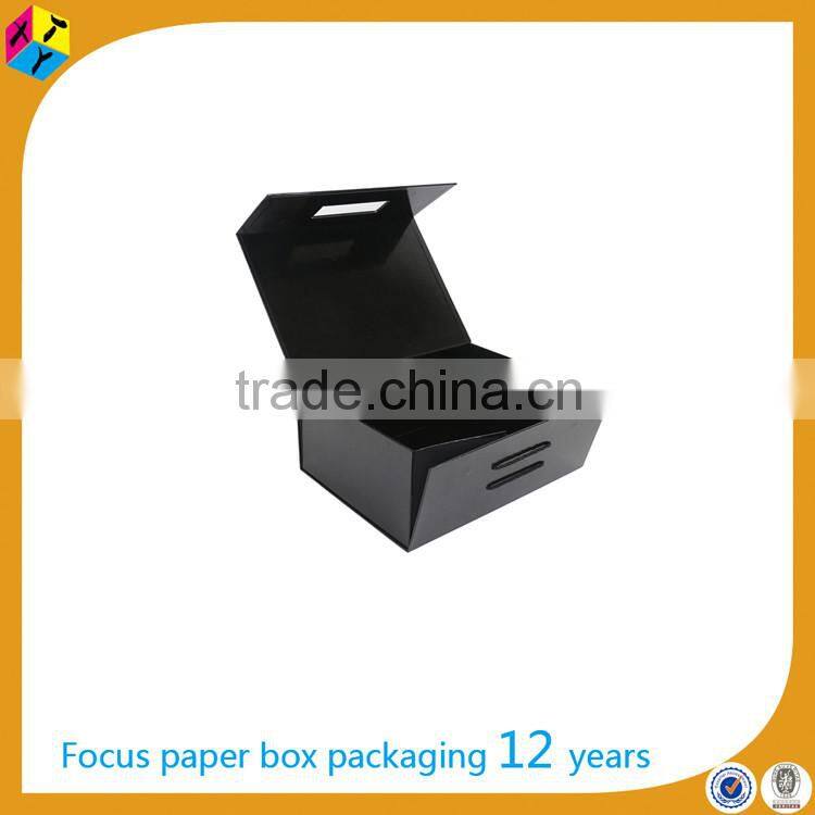 black foldable cardboard box with rope handle