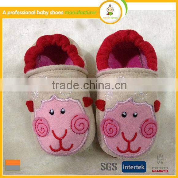 the new pattern cotton fabric baby shoes lovely animal shape toddler baby shoes