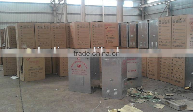 fish food into pond//0086-15838061756