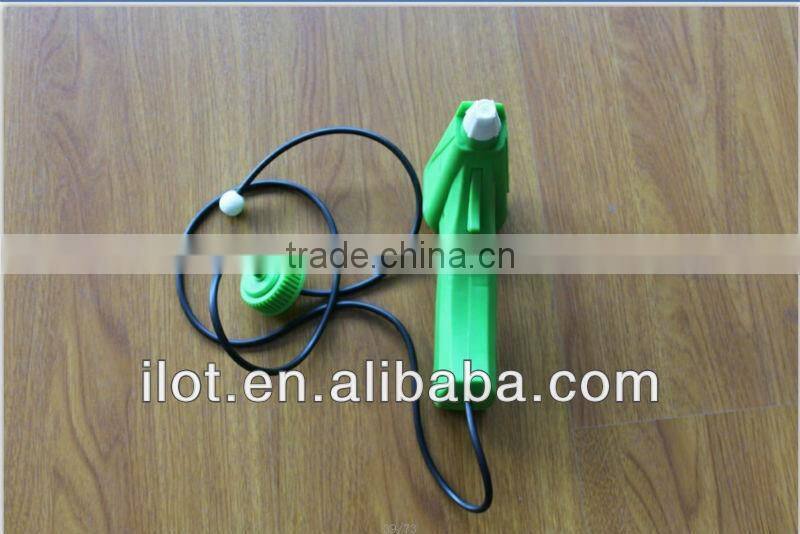 iLOT poratble dry cell operated trigger sprayer