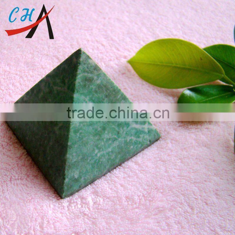 wholesale gems green stone pyramid