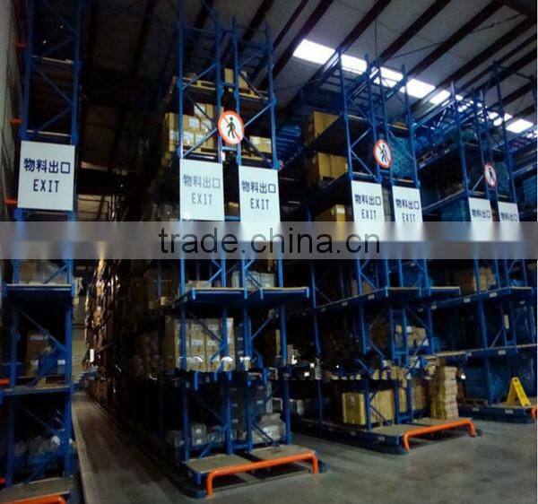 Easy handling Heavy Duty narrow aisle pallet racking
