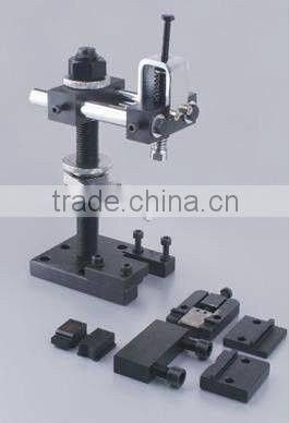 Common rail injector flip frame for disassembling and assembling