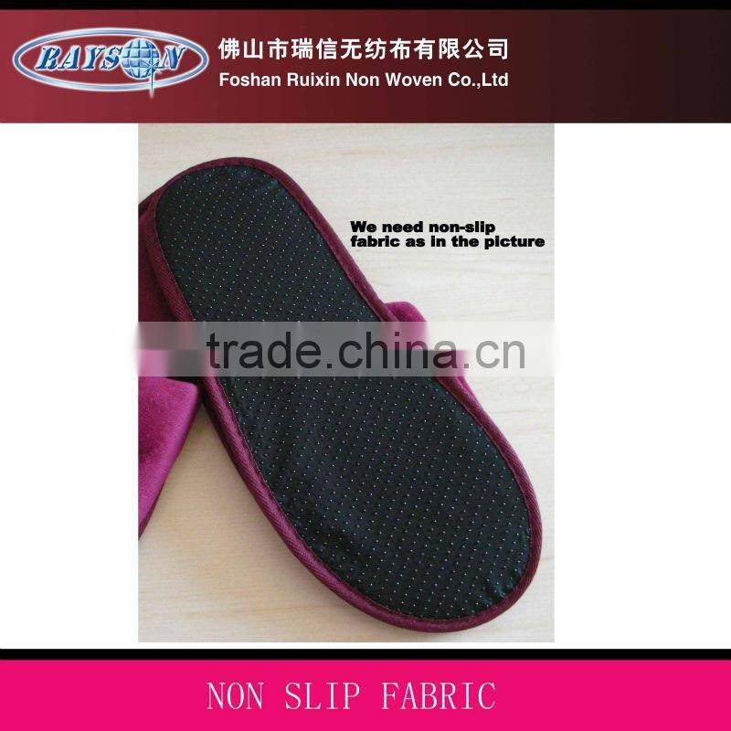 Anti slip material for pet pad