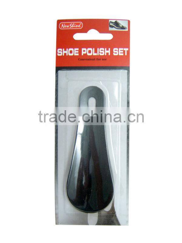Short type plastic handle extendable shoe horn
