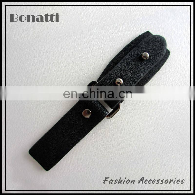 leather toggle button with golden metal buckle