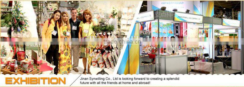 2015 New and unquic style fancy embroidery table cover