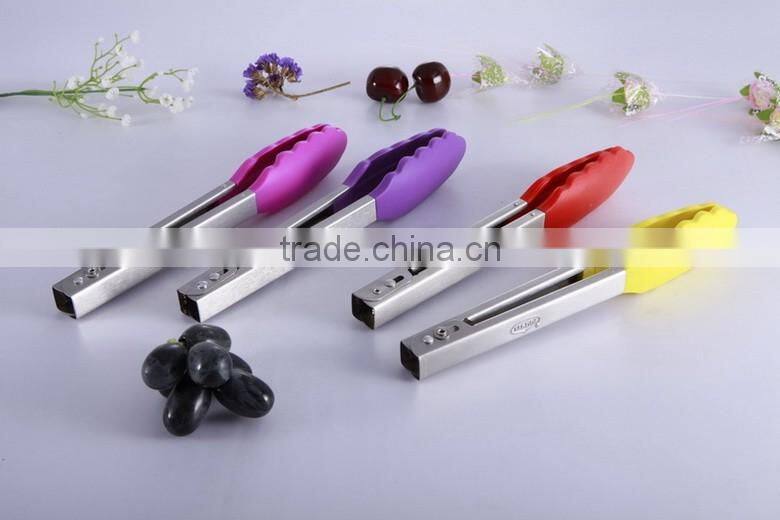 Wholesale stainless steel bbq tongs with silicone tips food tongs in different colors